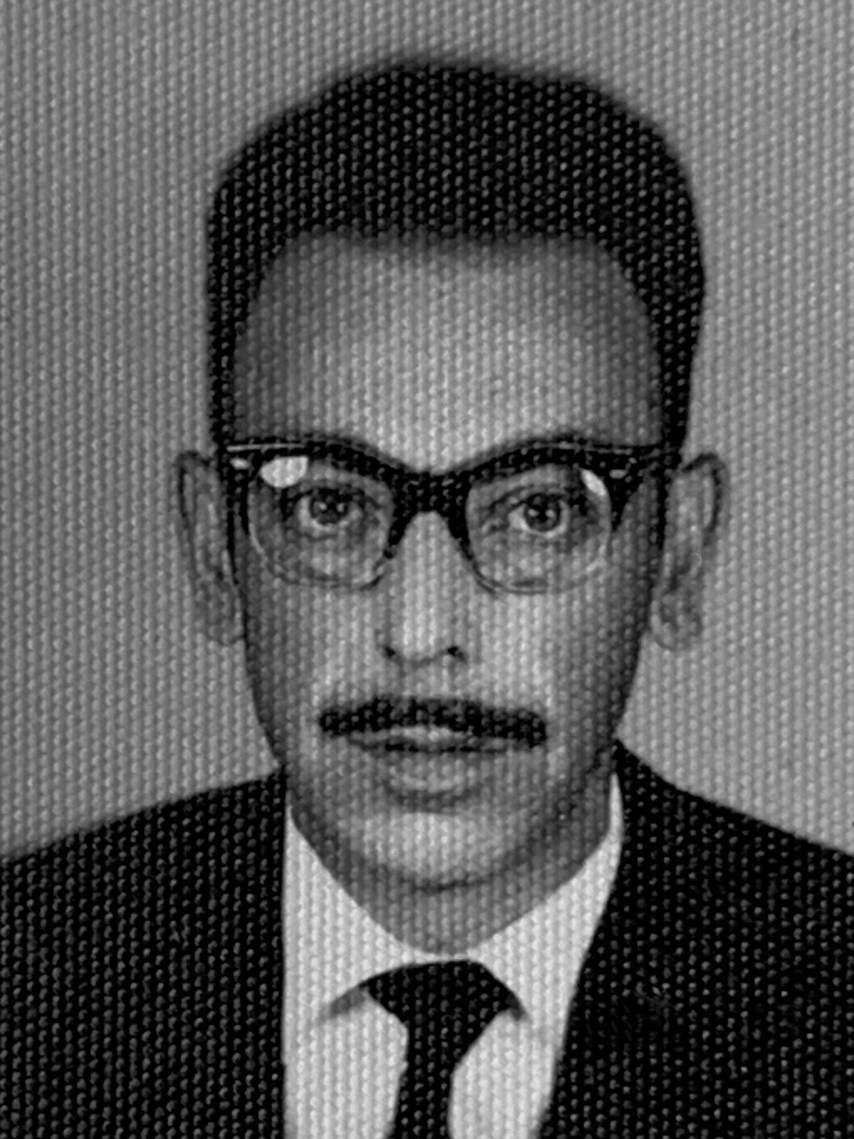 Naby Zacarias – uma pequena biografia