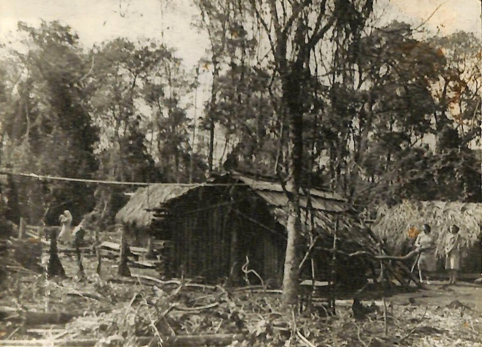 Casa pioneira na zona rural - 1945
