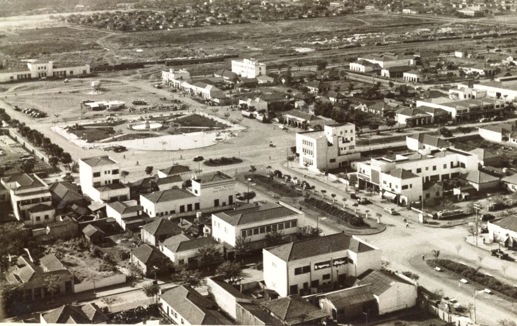 Avenida Getúlio Vargas x Avenida Brasil - Década de 1950