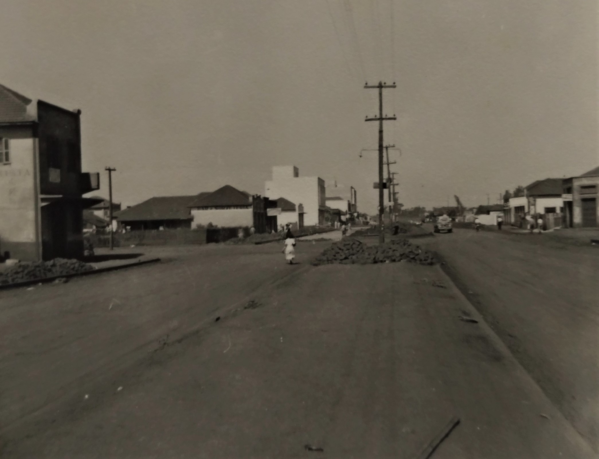 Avenida Brasil esquina com a avenida Herval - Década de 1950