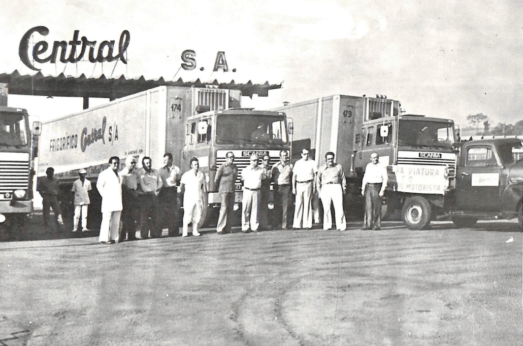 Sócios e prefeito em frente ao Frigorífico Central - 1979