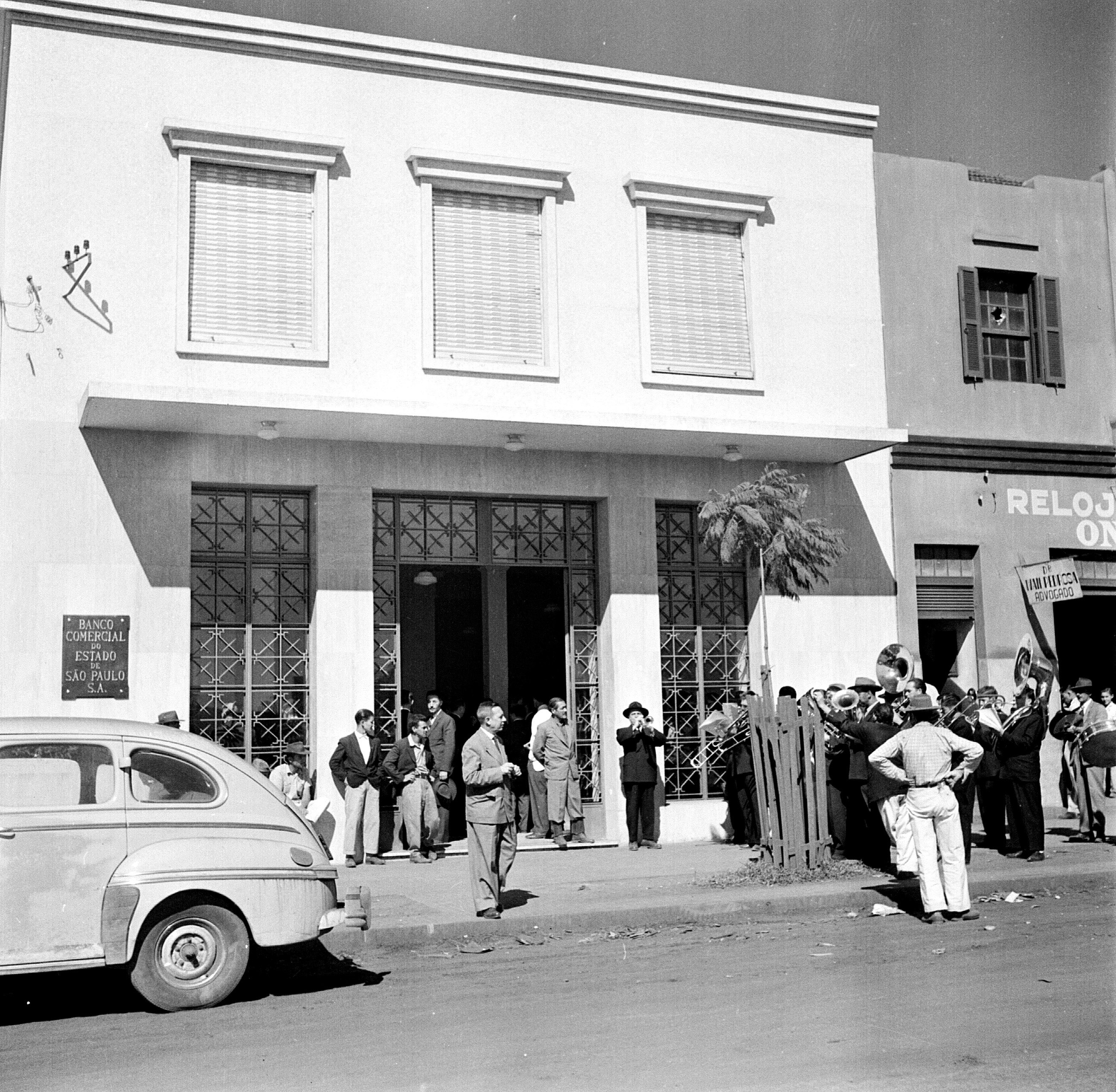 Banda na inauguração do Banco Comercial do Estado de São Paulo - Década de 1950