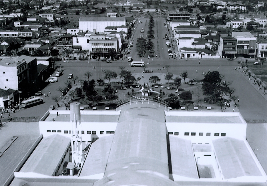 Praça Raposo Tavares e avenida Getúlio Vargas - Décadas de 1960