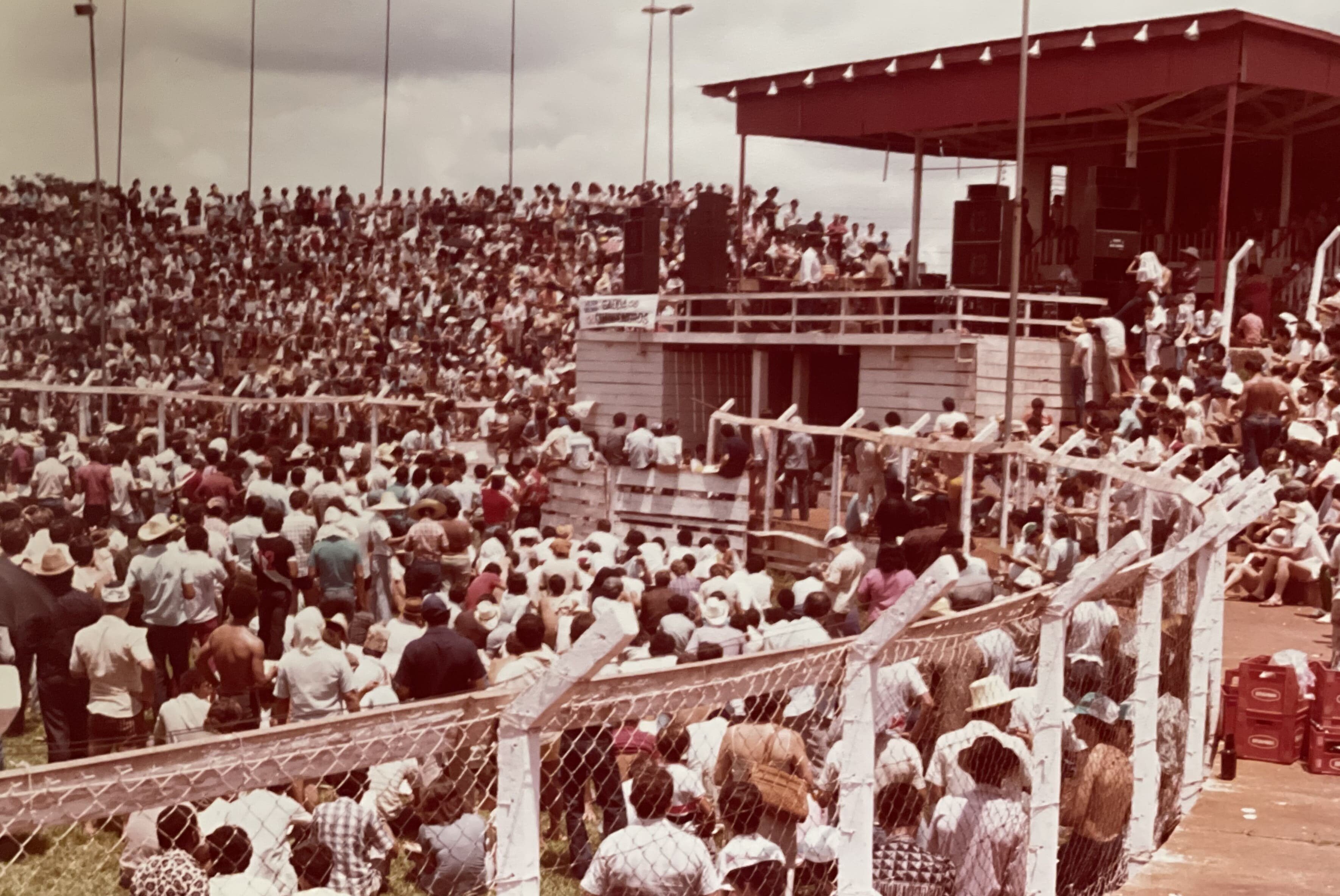 Arena descoberta do Parque de Exposições - 1982