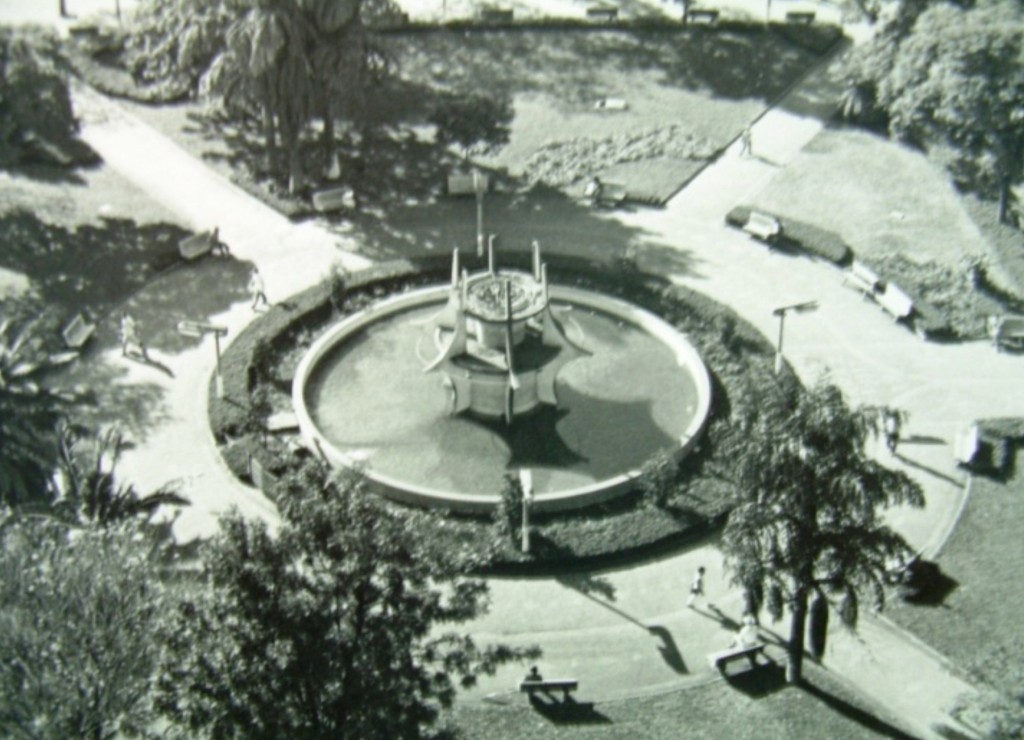 Fonte Luminosa - Praça Raposo Tavares