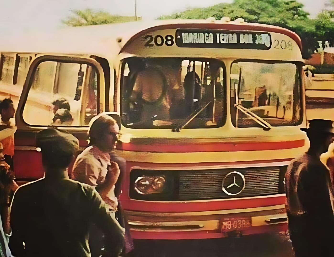 Ônibus na rodoviária de Maringá - Década de 1970
