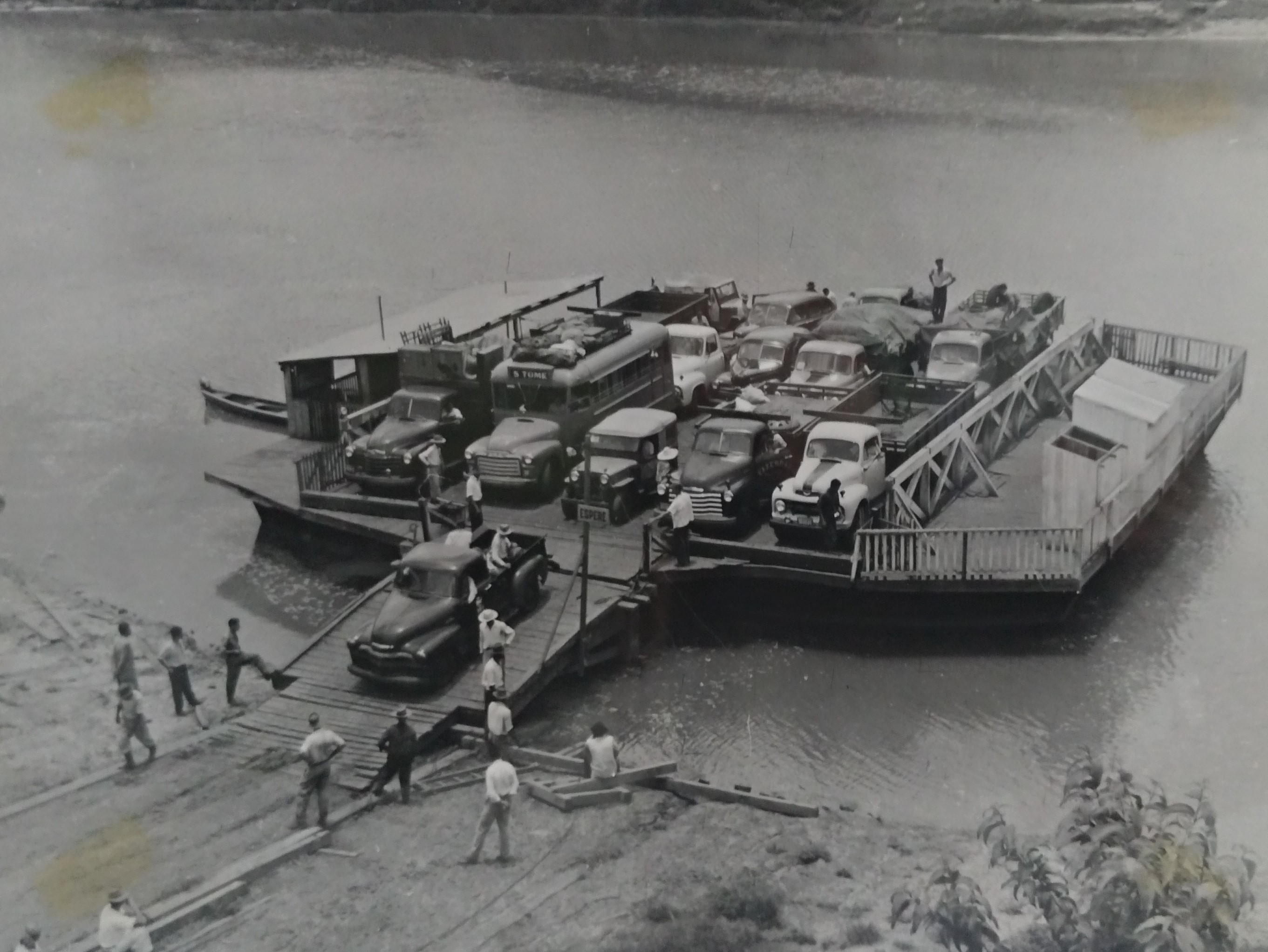 Balsa no Rio Ivaí - Década de 1950