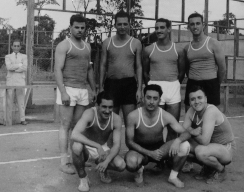 Time de voleibal do Aero Clube de Maringá - 1954