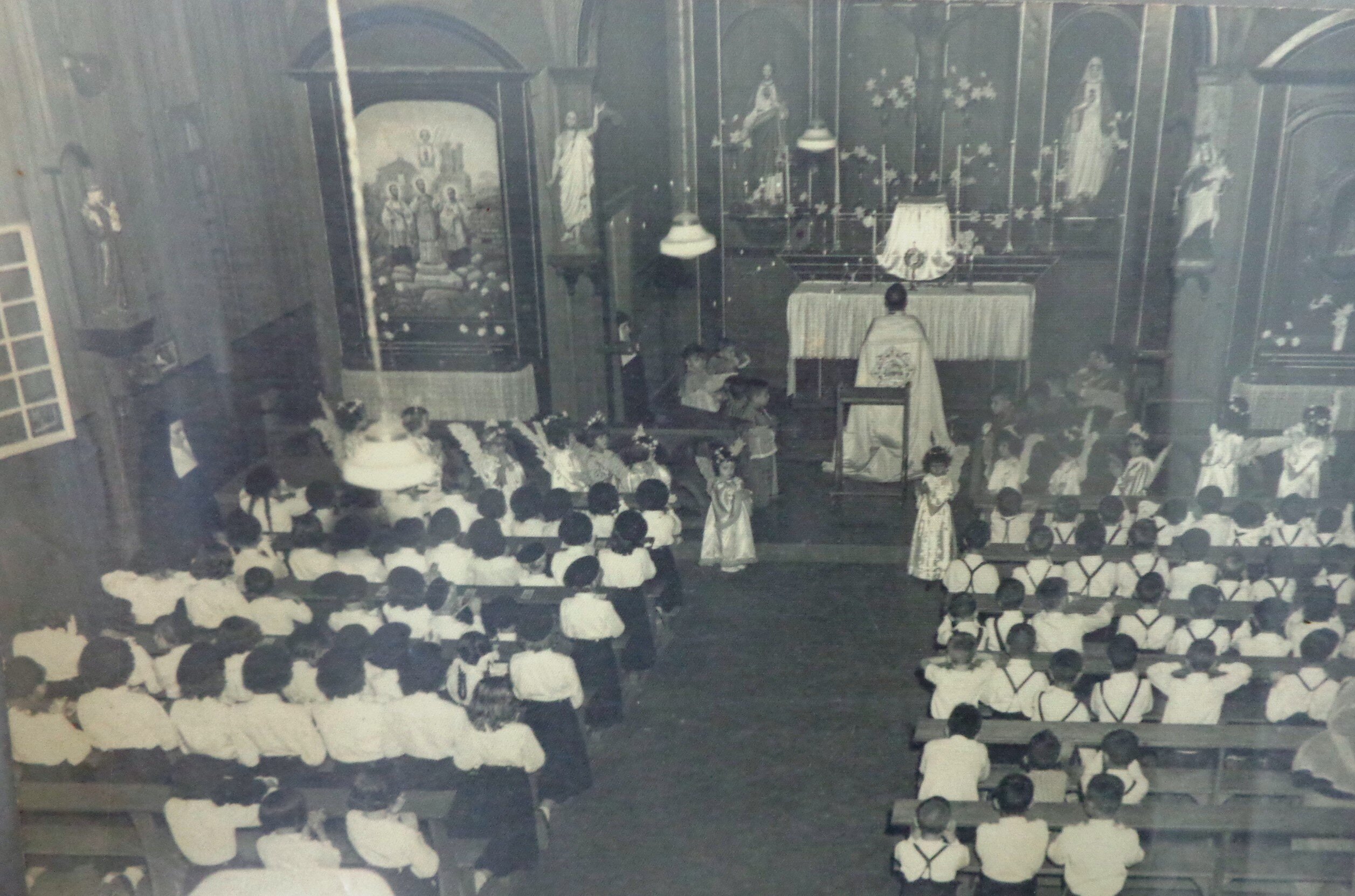 Dom Jaime em celebração na Capela Santa Cruz - 1958 