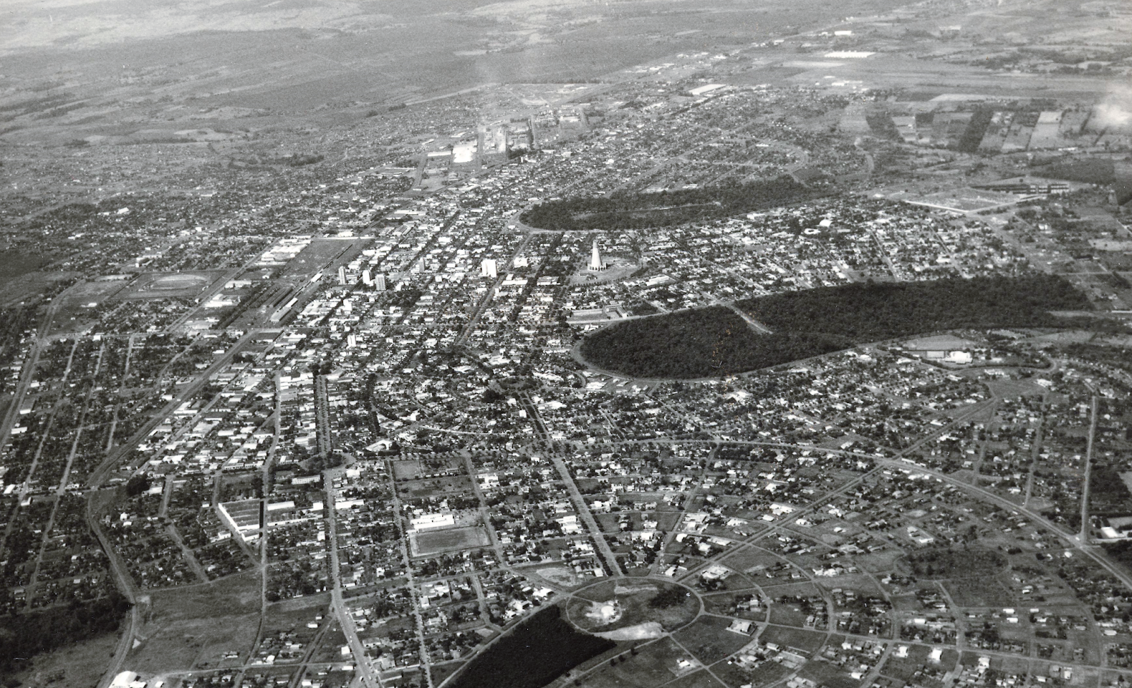 Vista aérea de Maringá - 1972 (outro ângulo)