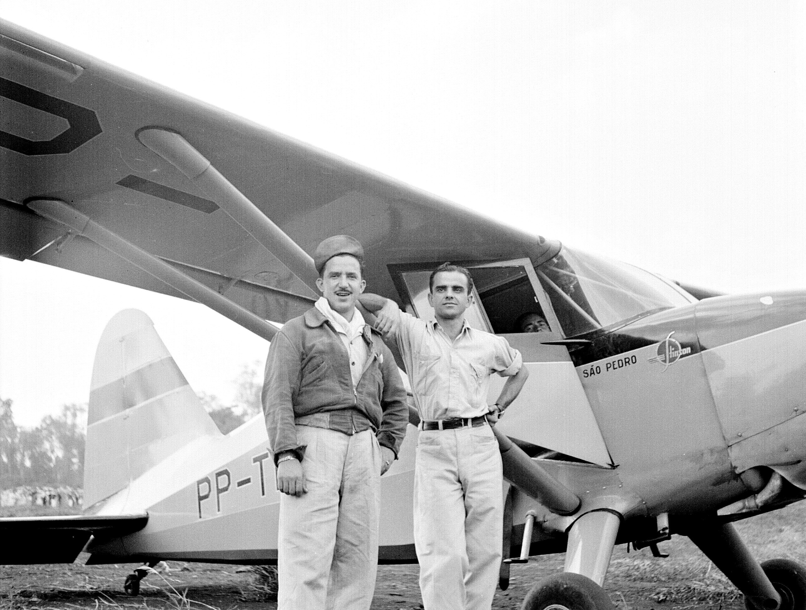Pilotos no campo de aviação - 1949
