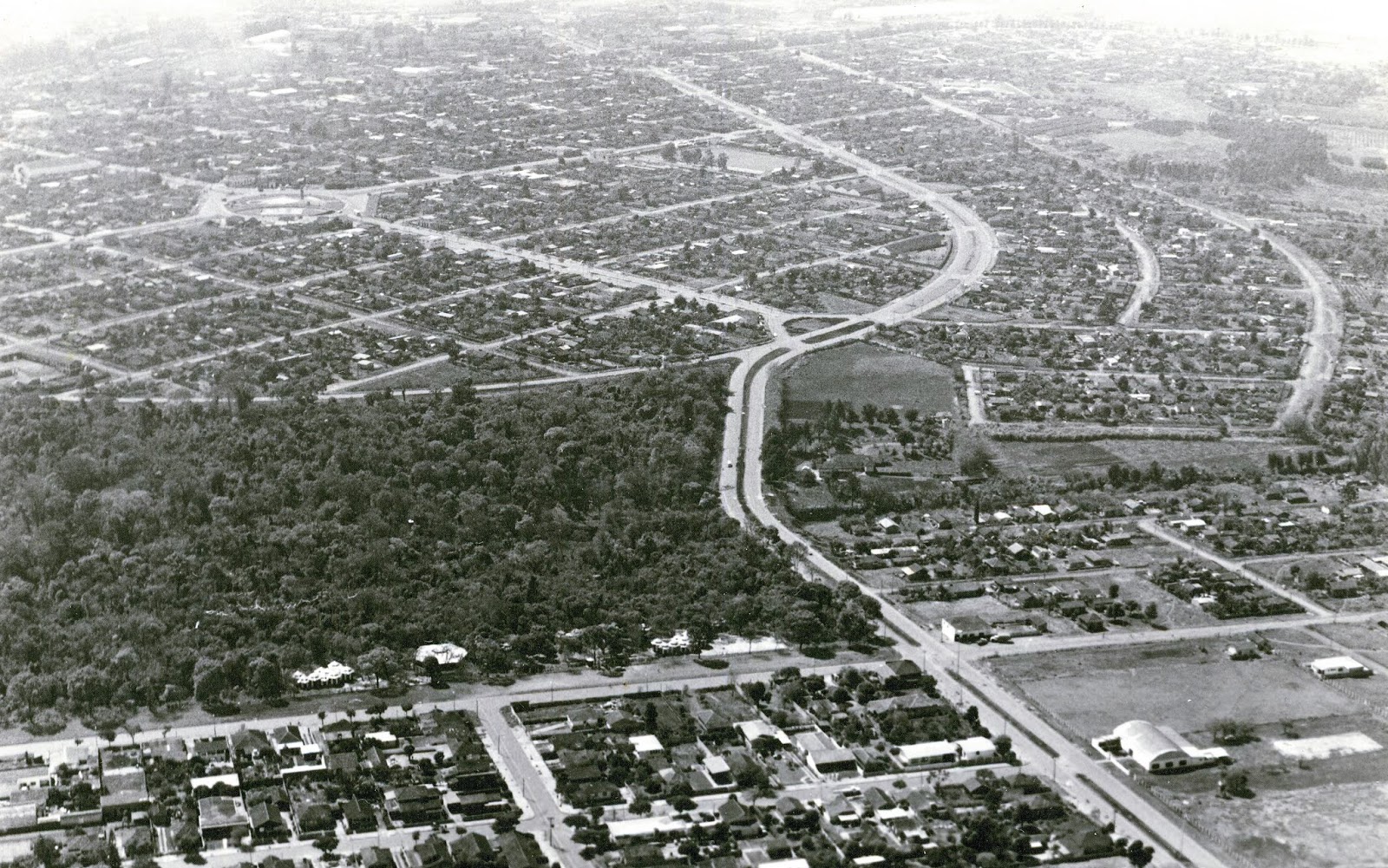 Vista aérea do Parque do Ingá e Zona 8 - Década de 1970