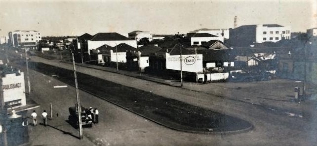 Avenida Brasil esquina com a avenida Paraná - 1955