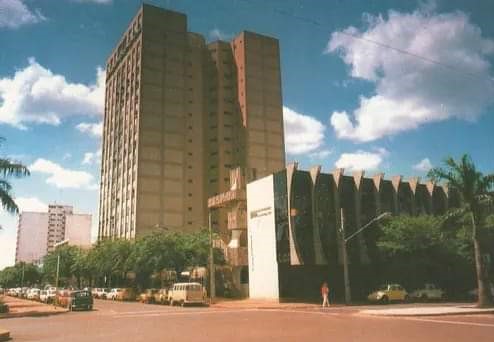 Avenida Getúlio Vargas x Avenida XV de Novembro - Anos 1970
