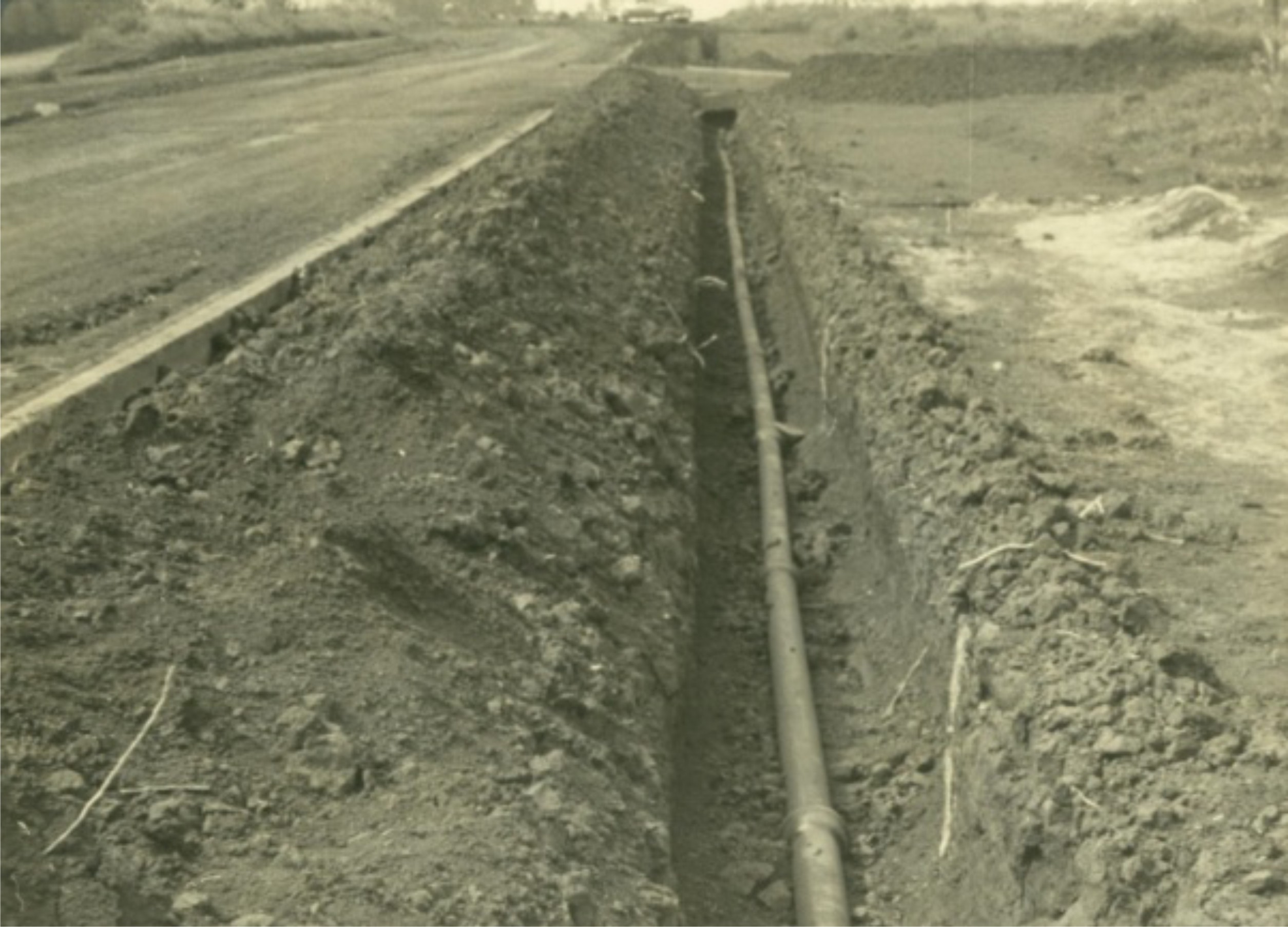 Saneamento básico pela Avenida Pedro Taques - Década de 1960