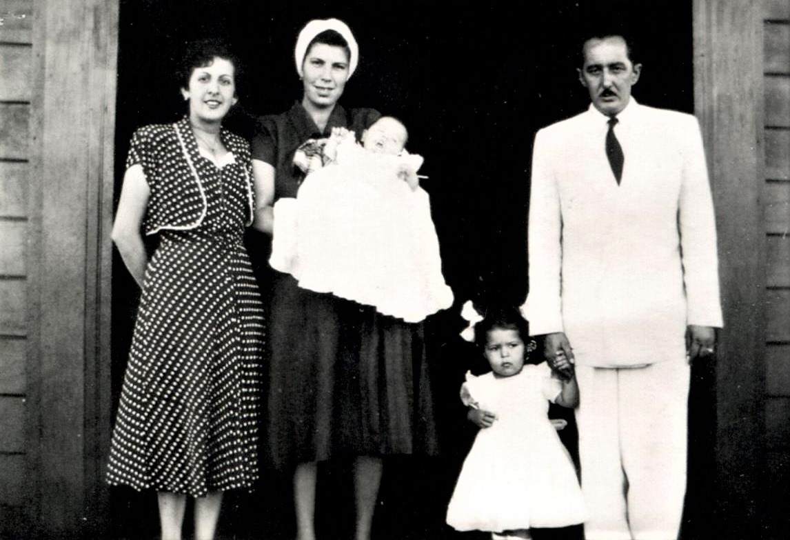 Família Maia no dia do batizado - Década de 1940
