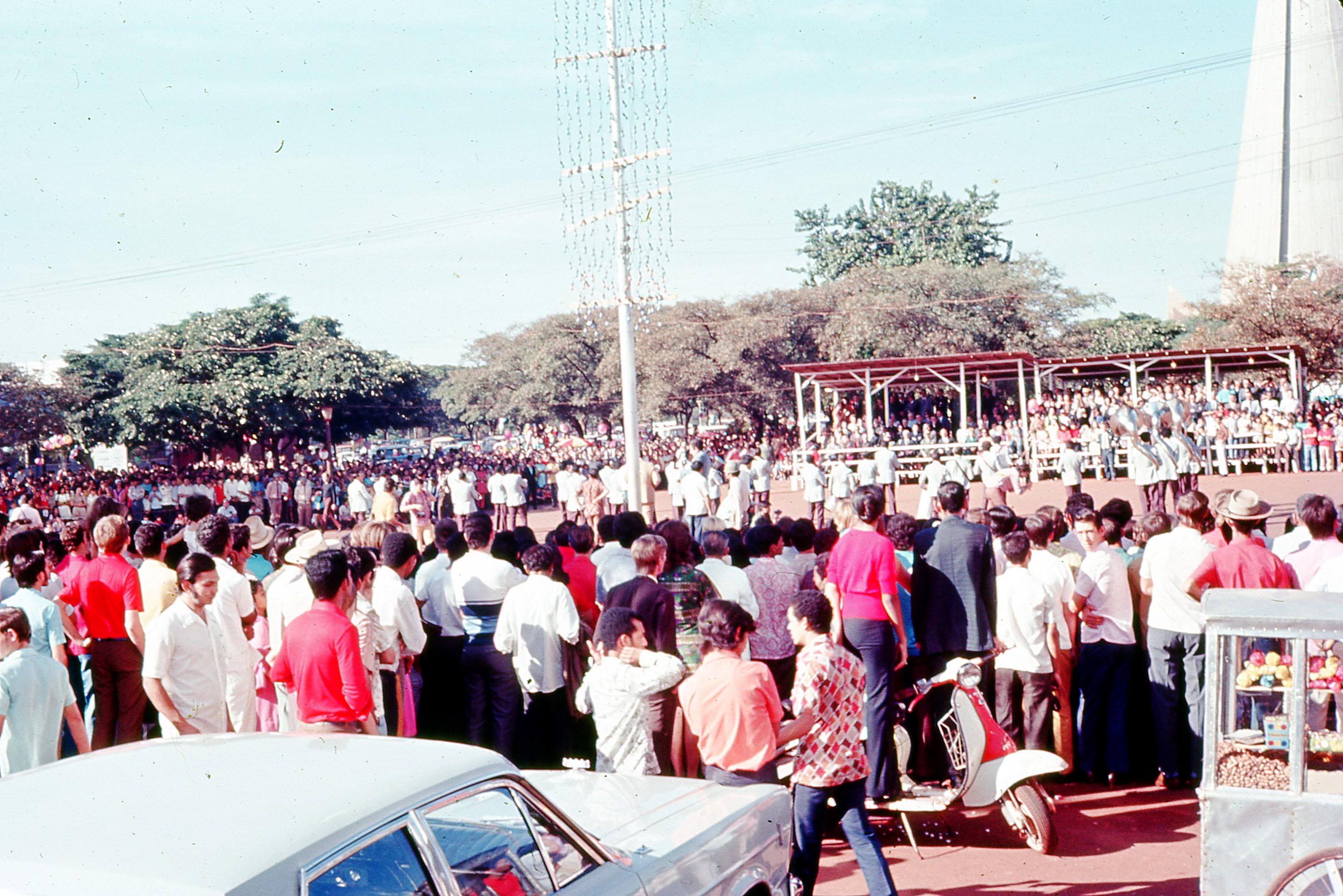 Desfile de aniversário de Maringá - 1971