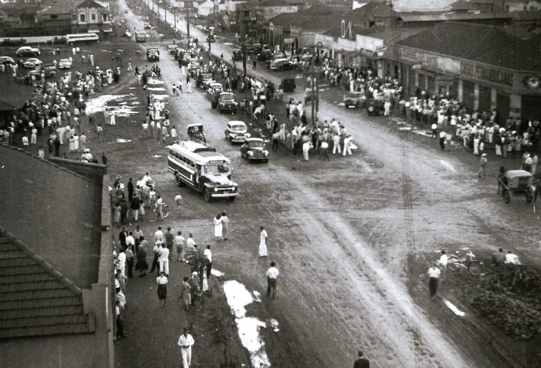 Avenida Brasil esquina com a avenida Duque de Caxias - Anos 1950