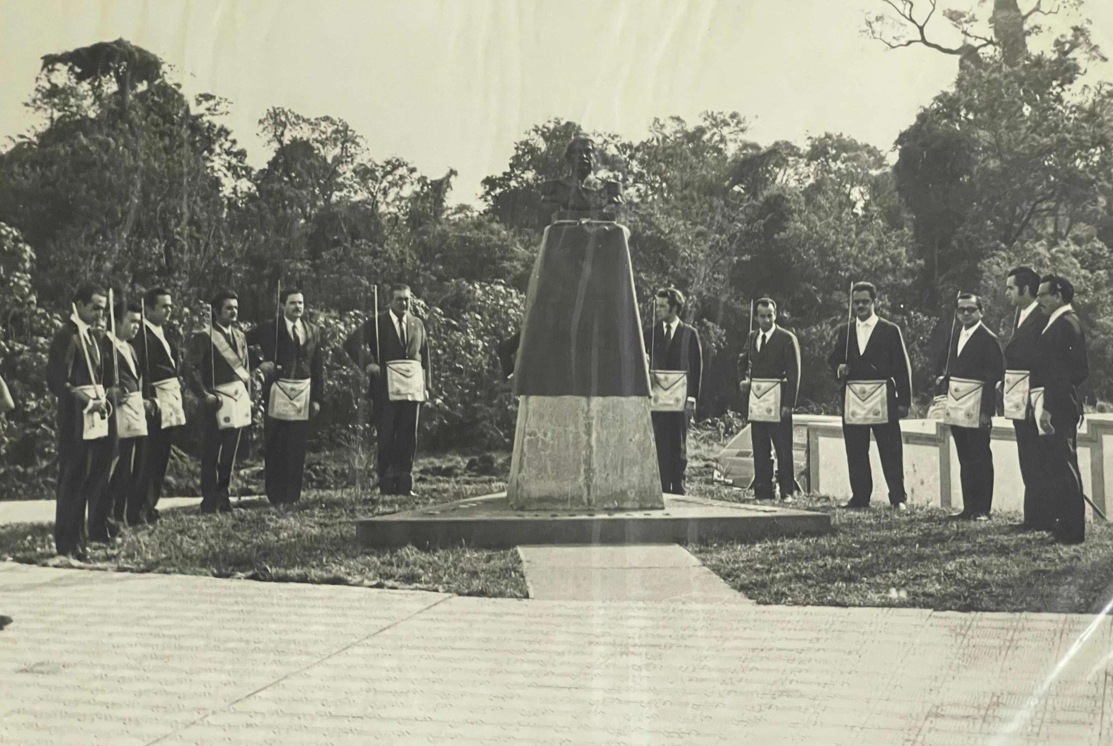 Inauguração do busto de Duque de Caxias - 1972