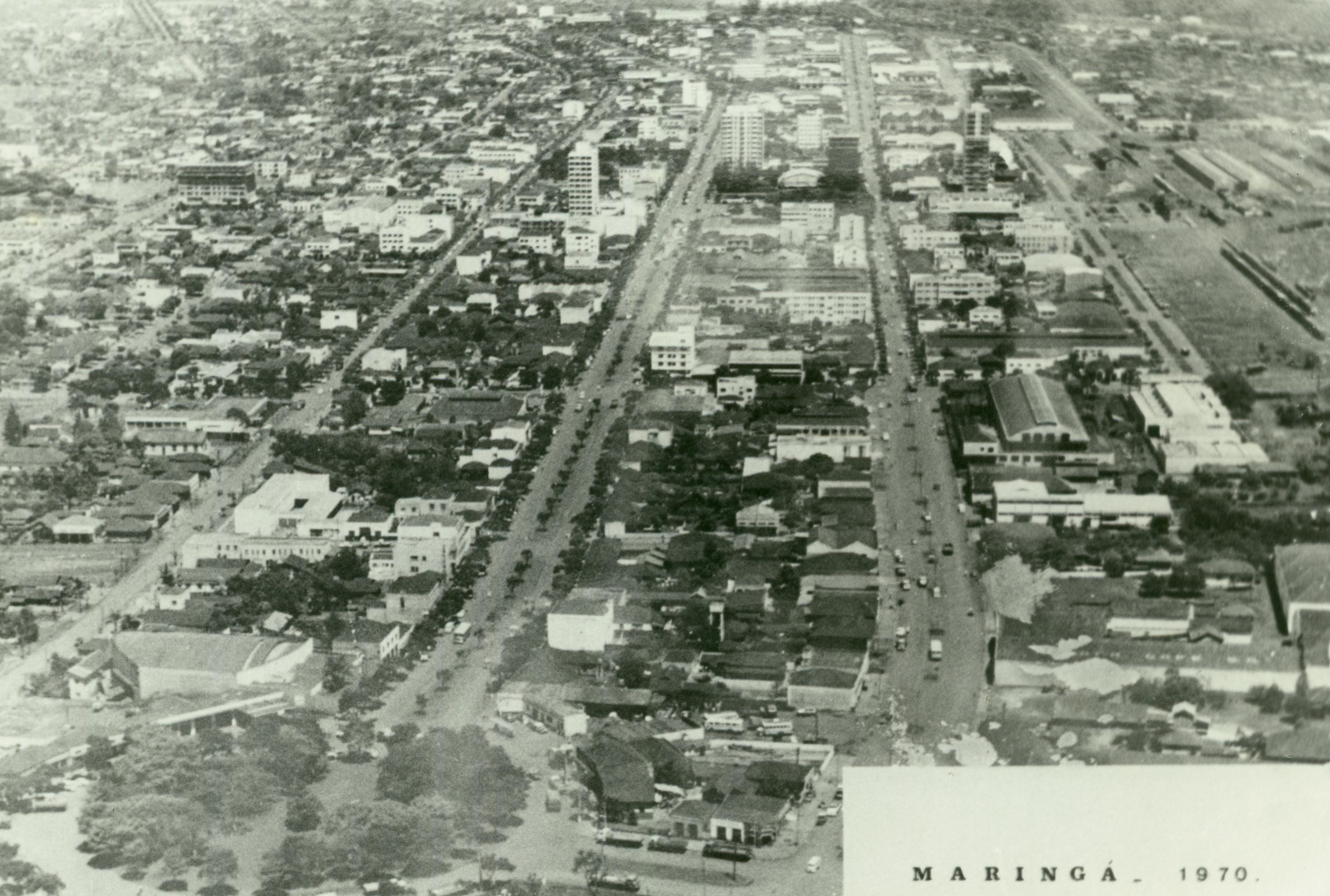 1969 ou 1970? Vista aérea de Maringá