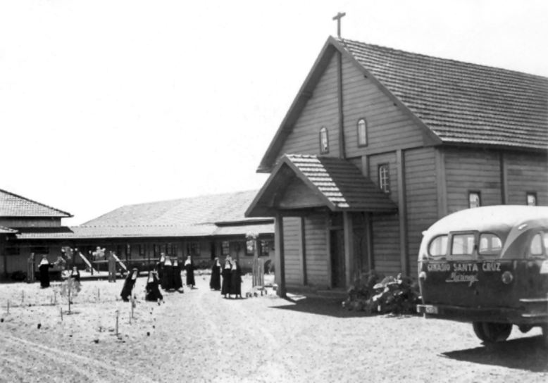 Capela Santa Cruz e Ginásio Santa Cruz - Década de 1950