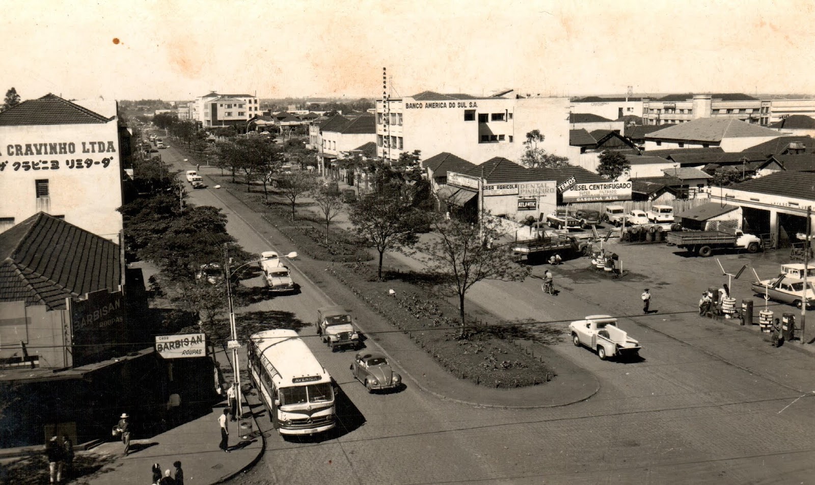 Avenida Brasil esquina a avenida Paraná - Início dos anos 1960