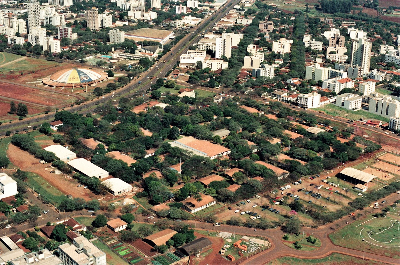 UEM e Ginásio Chico Netto - 1989