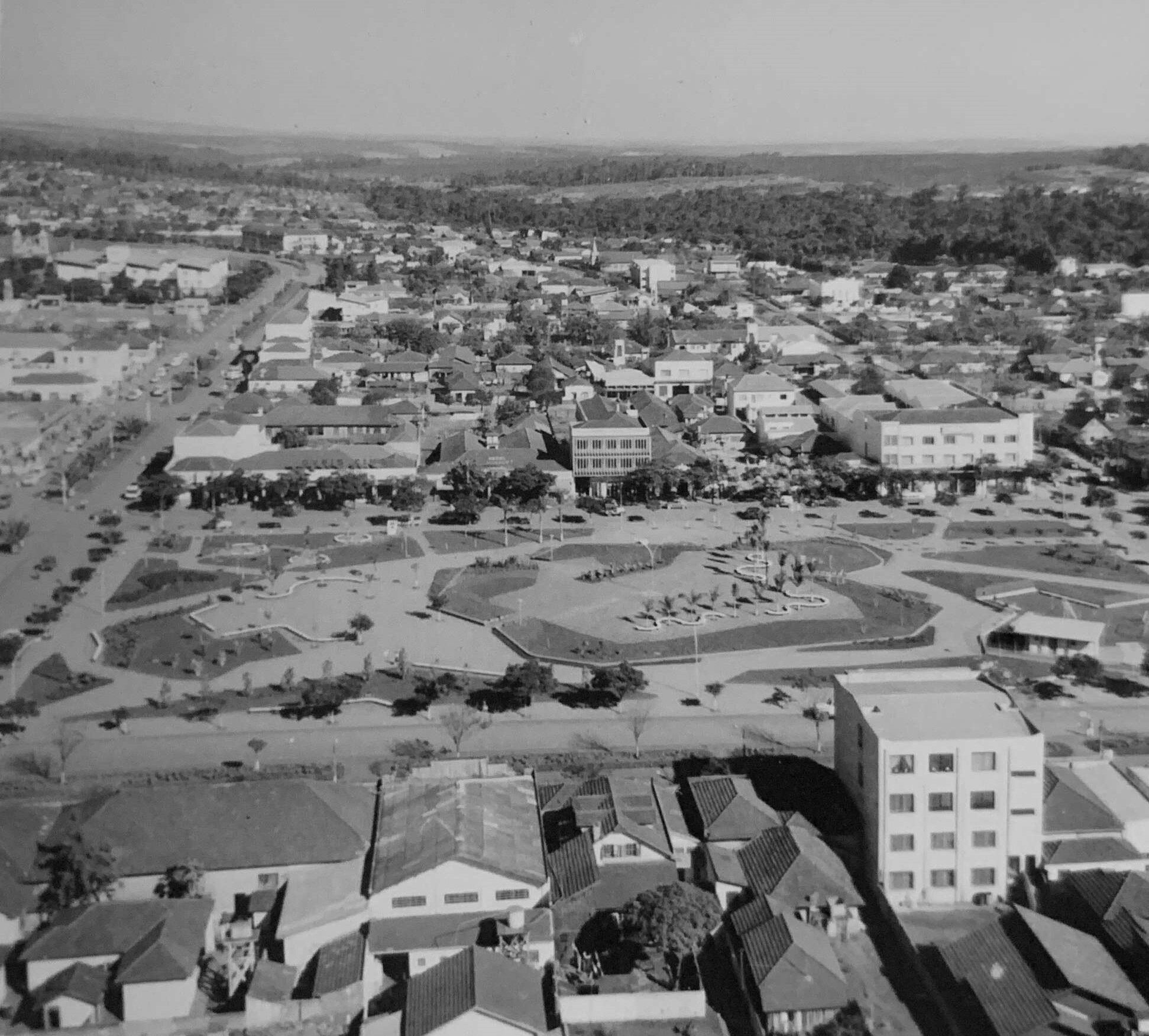 Praça Napoleão Moreira da Silva e região central - Anos 1960