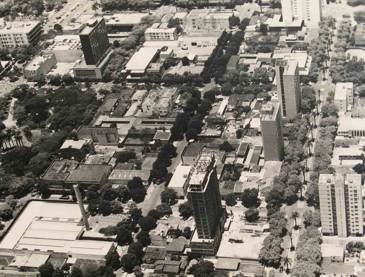 Avenida XV de Novembro / Rua Néo Alves Martins / Rua Santos Dumont - 1982