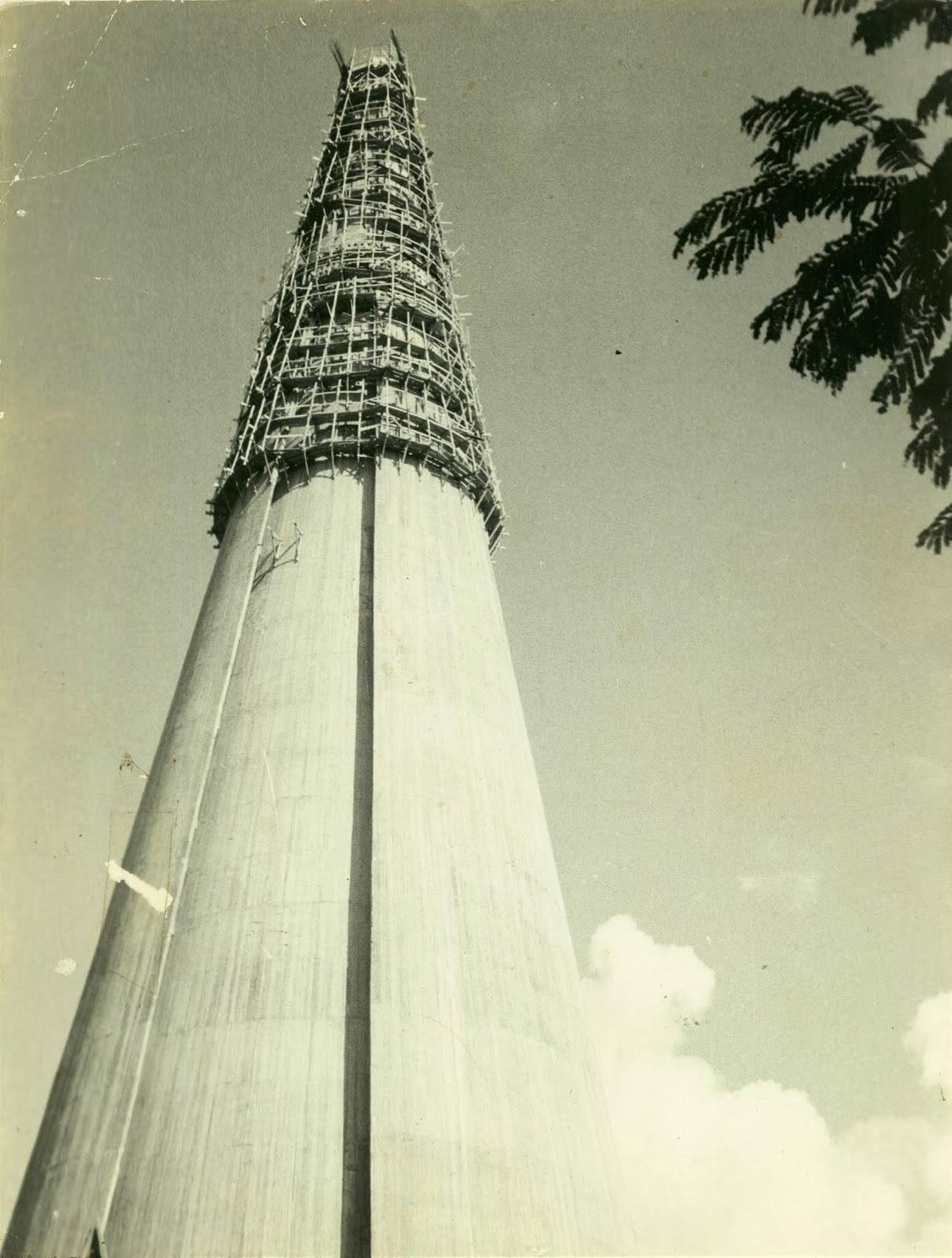 Fase final das obras da Catedral - 1972