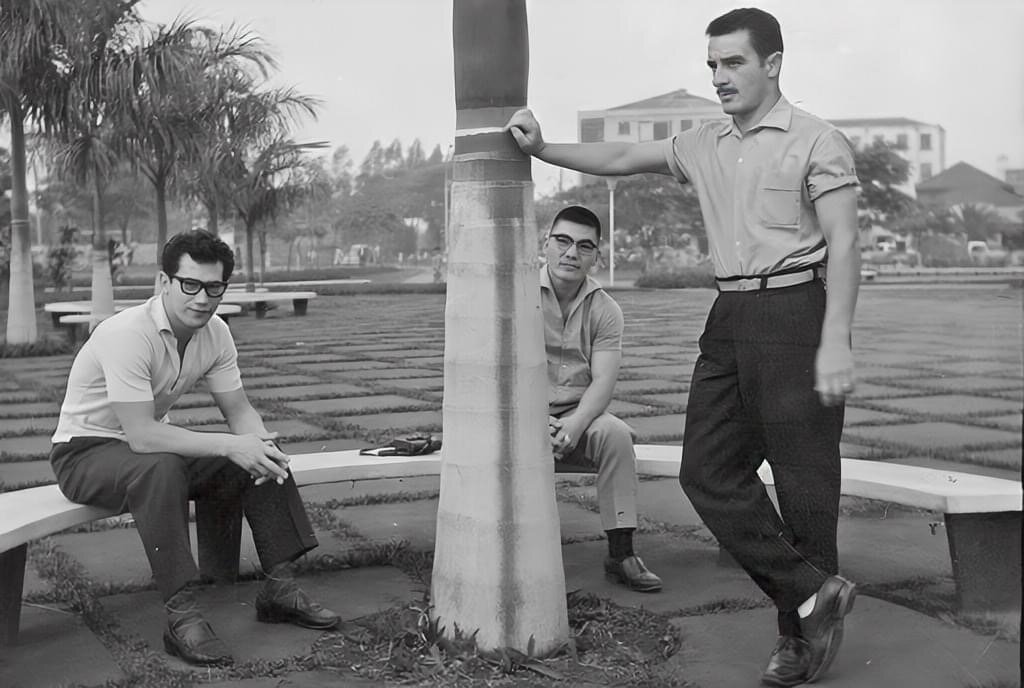 Judocas na praça Napoleão Moreira da Silva - 1962