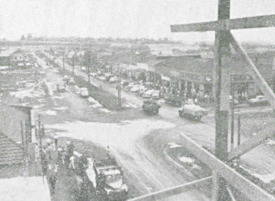 Intensa movimentação pela avenida Brasil - 1952