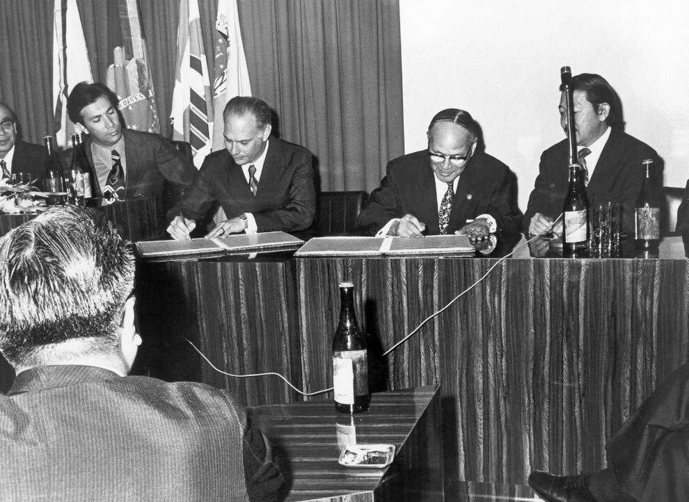 Prefeito de Kakogawa assina termo de cooperação em Maringá - 1973