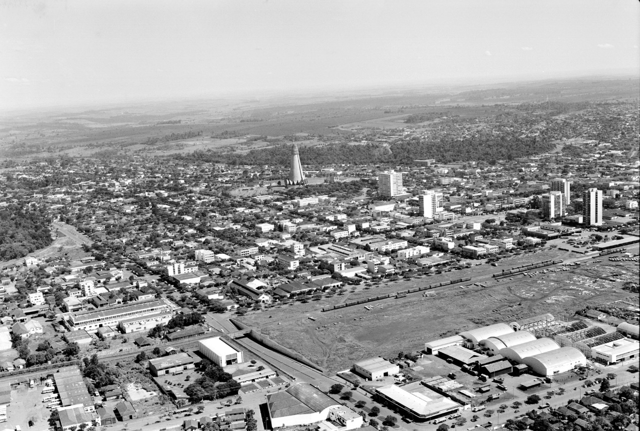 Vista aérea da região central de Maringá - Década de 1970