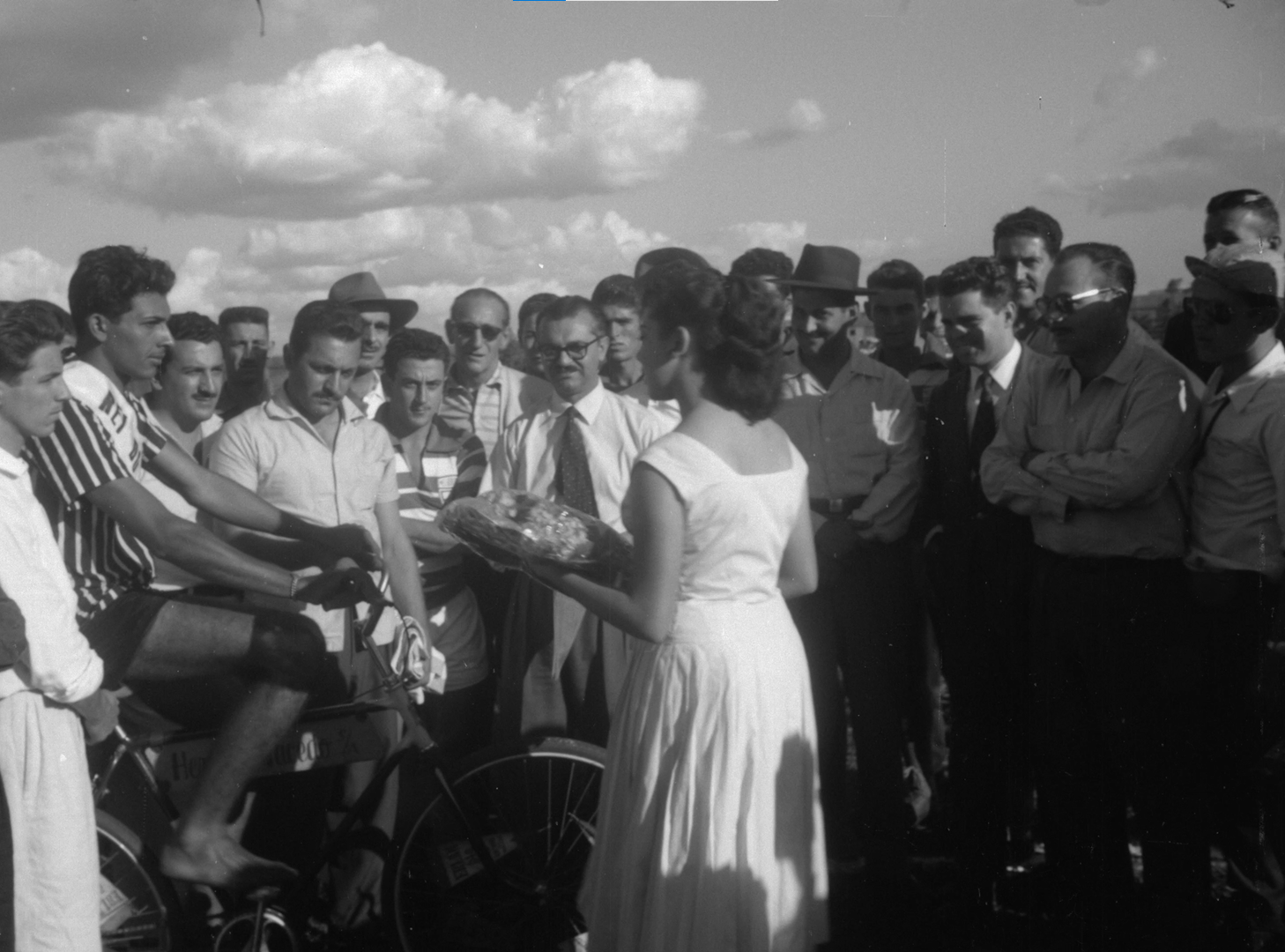 Recorde sobre uma bicicleta - 1957