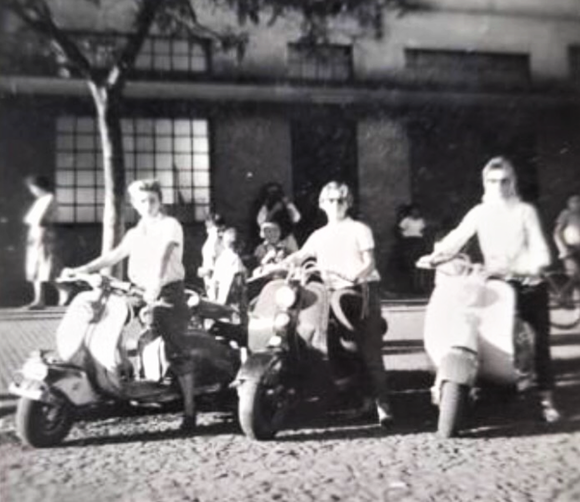 Mulheres de Lambrettas - Anos 1960