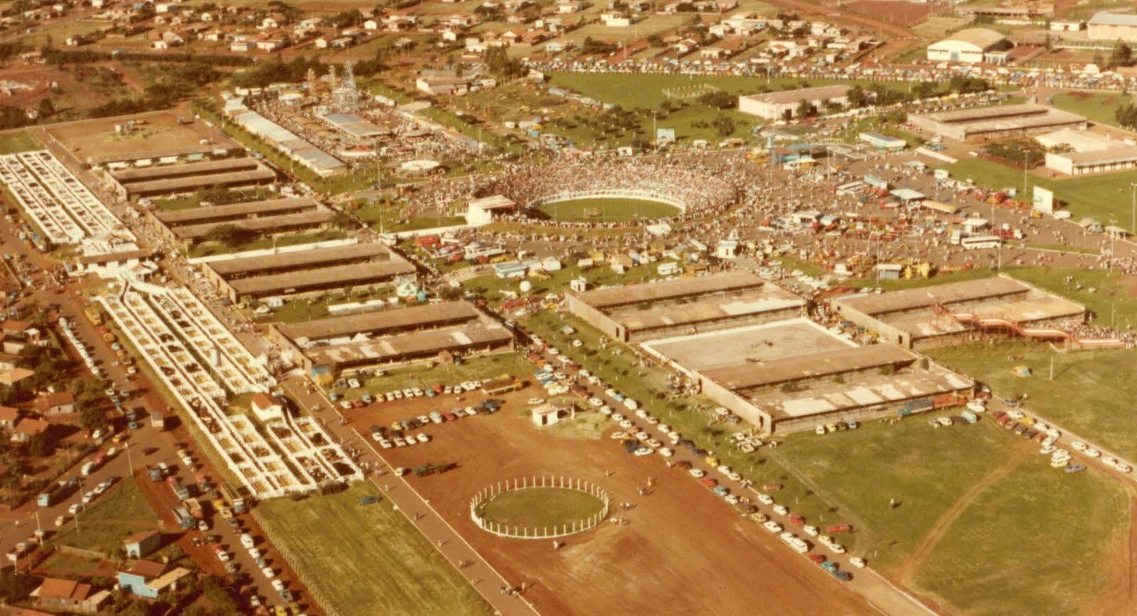 Parque Internacional de Exposições Francisco Feio Ribeiro – Uma pequena história