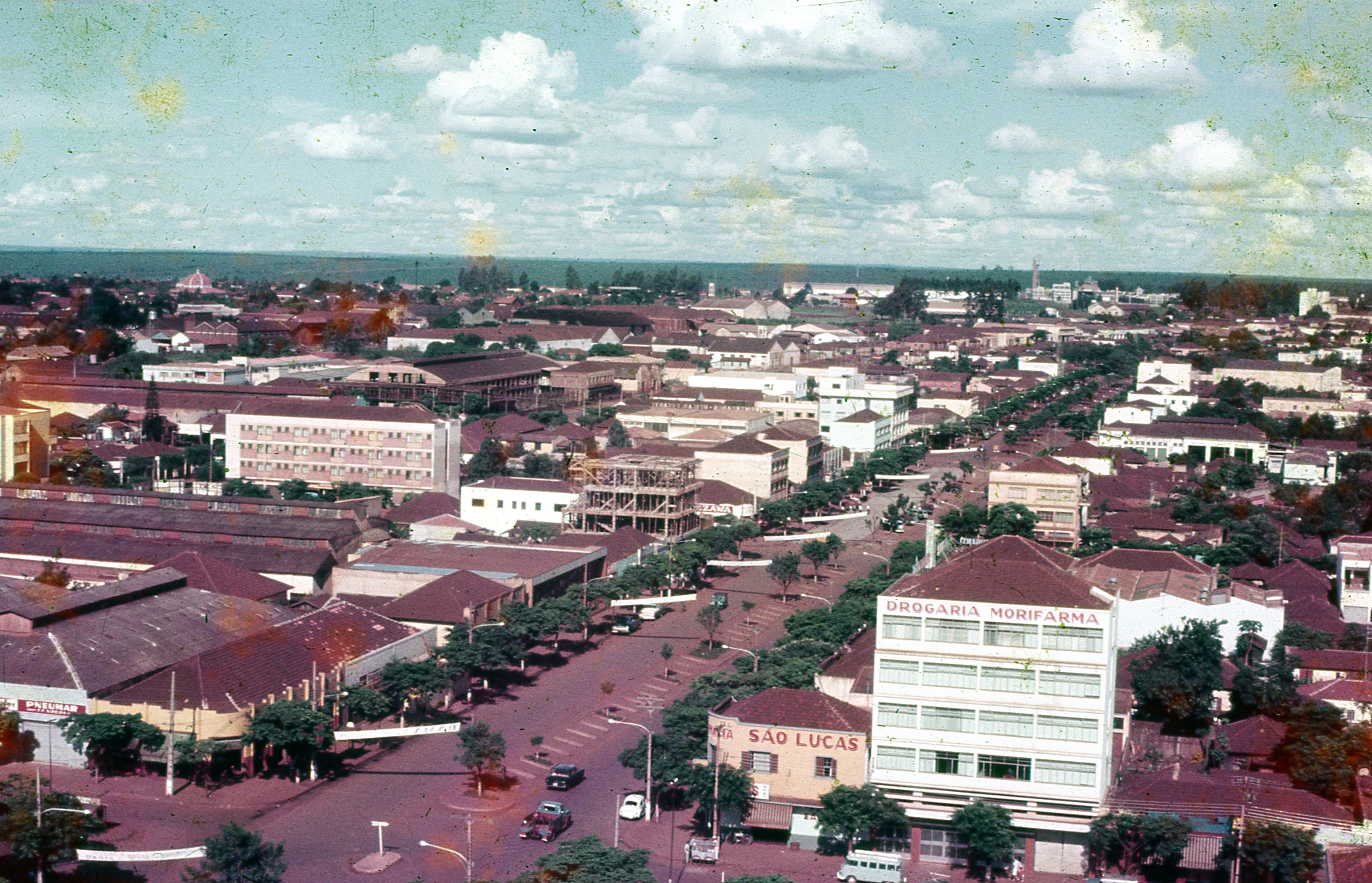Avenida Brasil esquina com a avenida Herval - Década de 1960