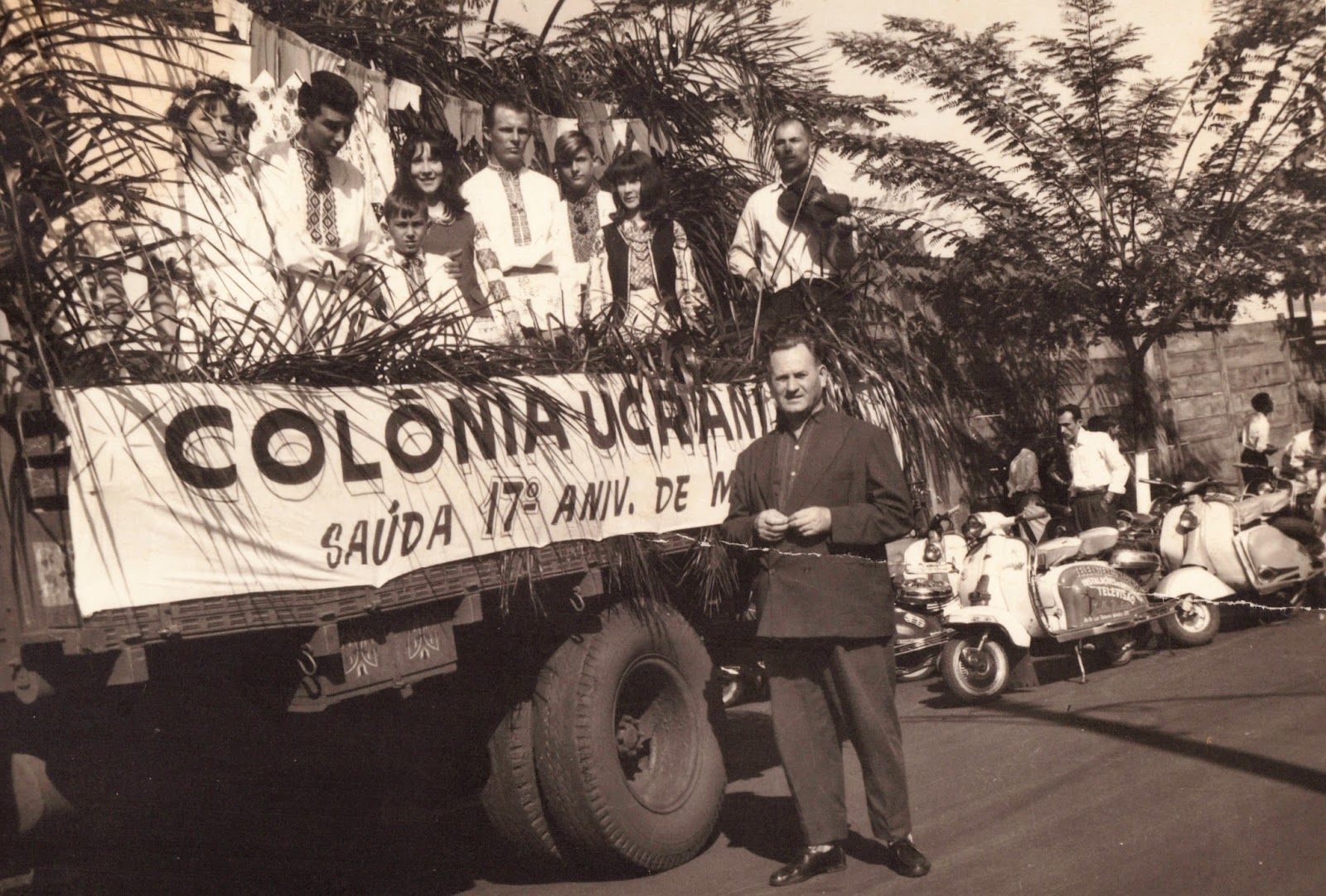 Desfile cívico - Colônia Ucraniana - 1964