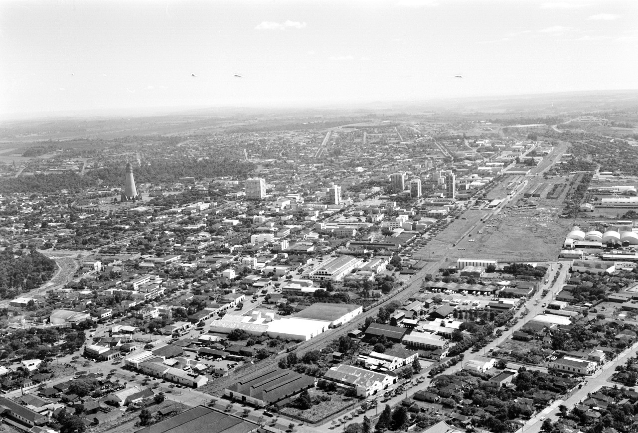 Vista aérea do centro - Início dos anos 1970