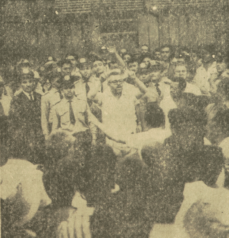 João Paulino impede invasão aos vestiários - 1963