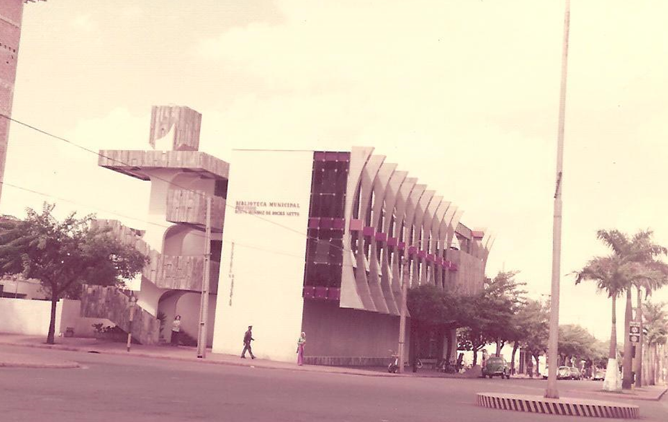 Biblioteca Bento Munhoz da Rocha Neto - Década de 1980