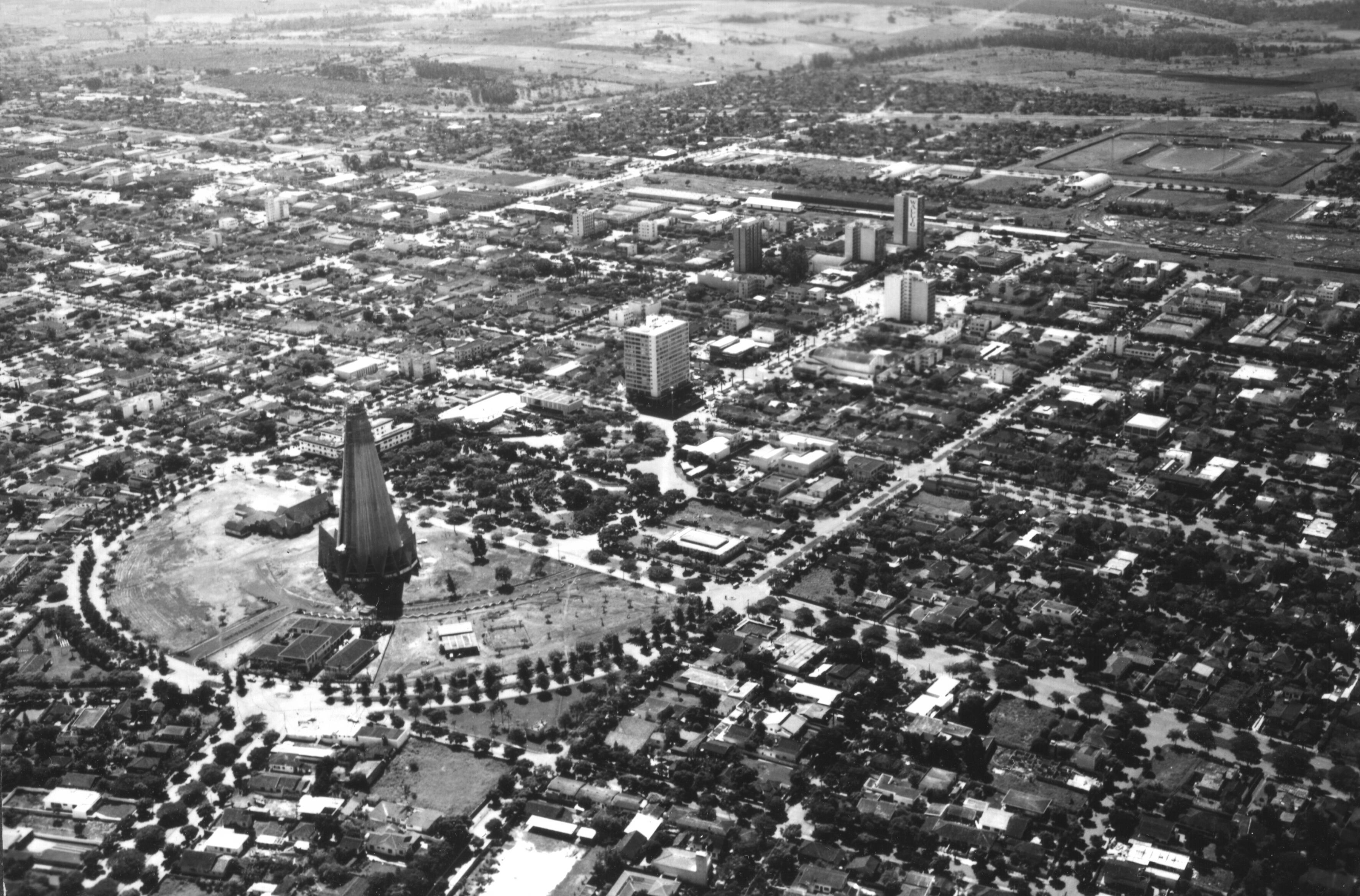 Eixo monumental e sua estrutura urbana - Década de 1970