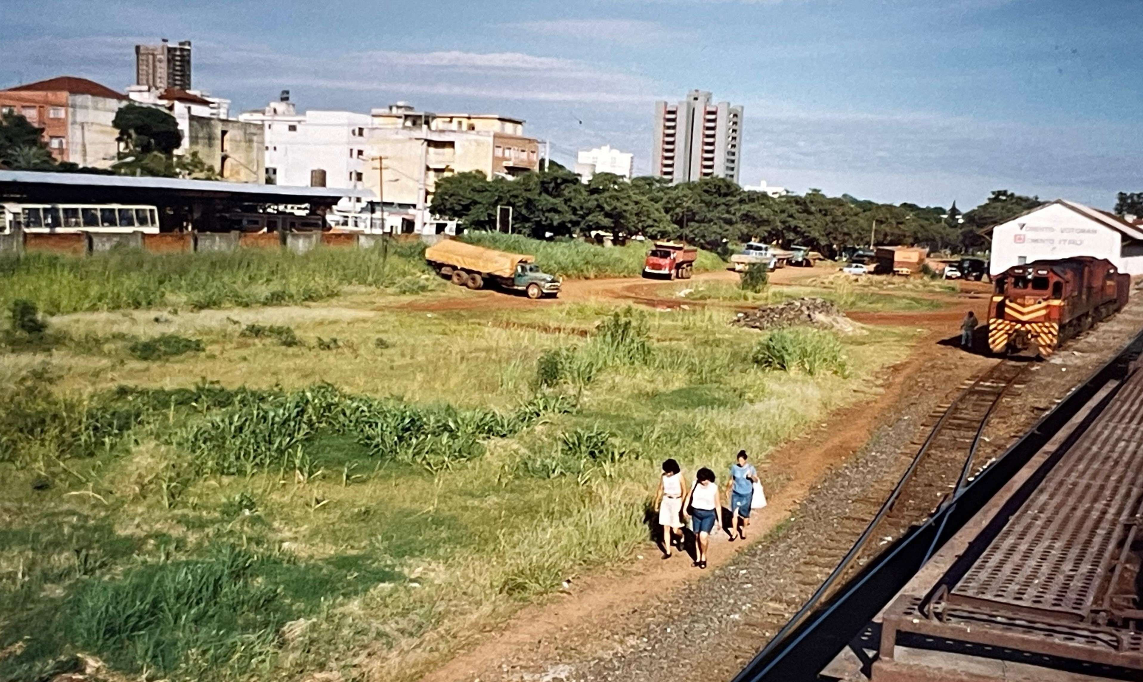 Pátio de manobras ferroviárias e terminal urbano - 1991