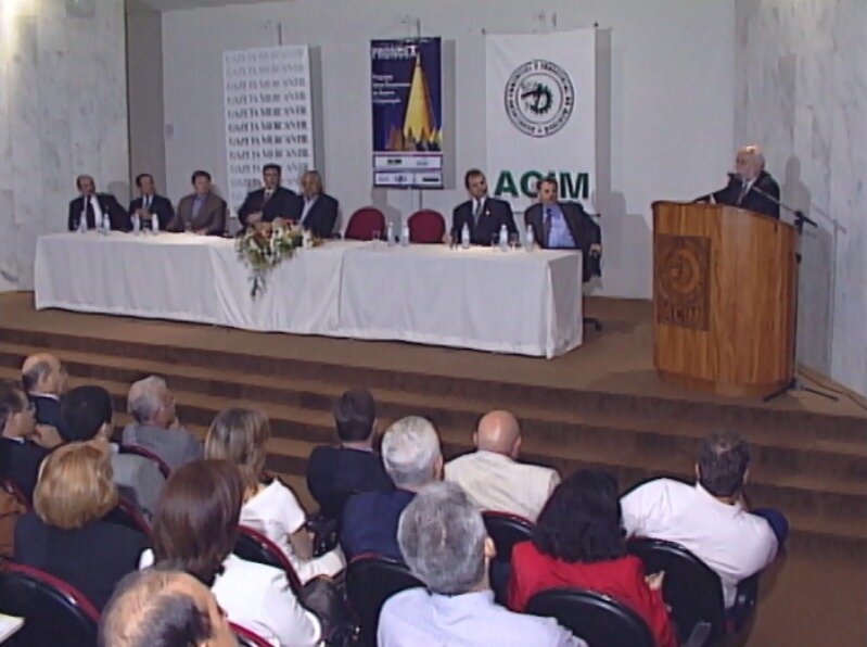 Pronoex, programa criado em Maringá incentivou a exportação - 1999