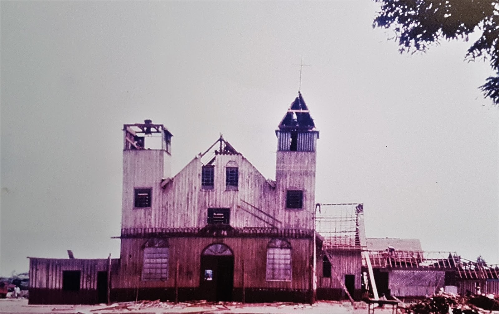 Desmontagem da Catedral de madeira - 1973