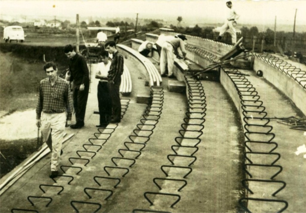 Construção das arquibancadas - Estádio Willie Davids