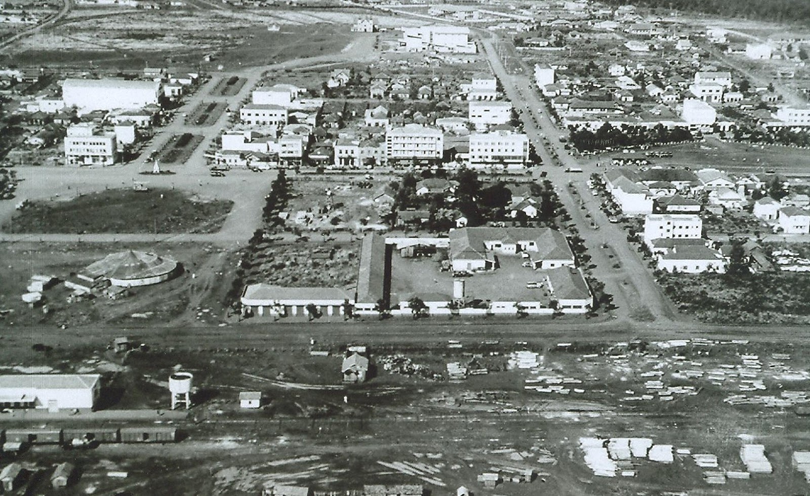 Uma análise temporal a partir do centro de Maringá - 1957