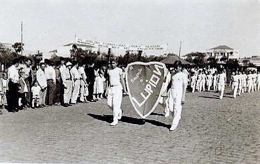 Desfile de aniversário de Maringá - 1958