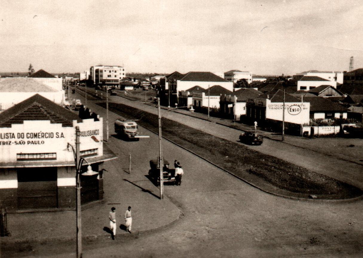 Avenida Brasil x avenida Paraná - Década de 1950